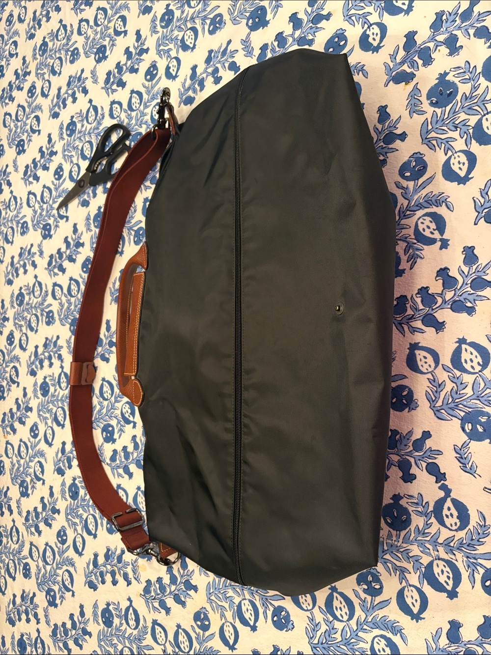 Longchamp Le Pliage Expandable Black Travel Bag with Brown Leather Trim - Picture 5 of 11
